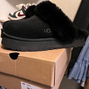UGG Disquette Platform Slippers 10